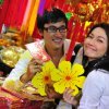 Cặp đôi Hà Trí Quang - Kim Hiền hân hoan dạo chợ Xuân