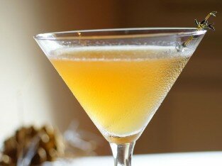 Tận hưởng paradise cocktail tại Boudoir Lounge