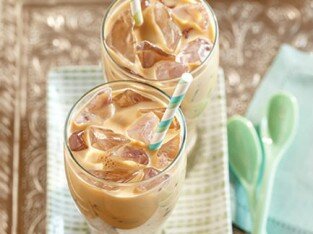 Nhẹ nhàng ice café latte ở Sense Coffee