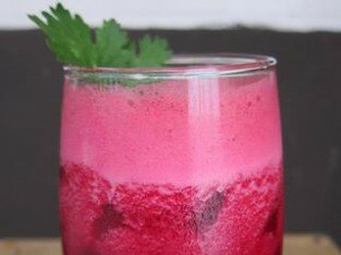 Đỏ tươi ly nước ép củ dền tại Đã từng thấy