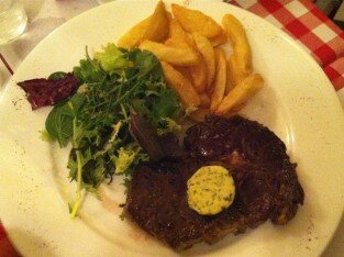 Thăn bò, khoai tây Grantin vị Pháp tại Le Bouchon De Saigon