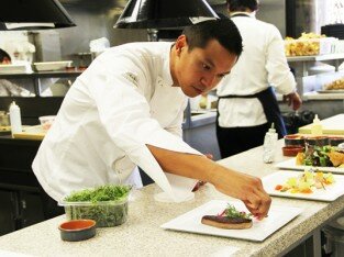 Sách dạy nấu ăn gia đình cho các bà nội trợ