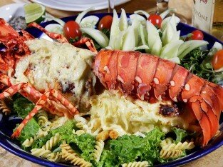 Hải sản tươi ngon với hương vị hấp dẫn