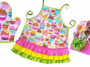 May bộ đồ bếp cho bé gái cực xinh