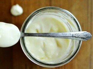 Làm sốt mayonnaise trong 30s với 2 nguyên liệu