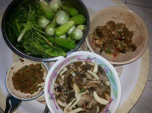 Cà đắng món nhậu của buôn người Ê-đê