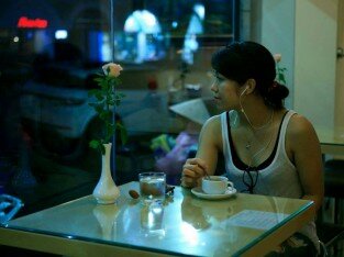 Nghỉ chân thưởng thức đồ uống tại Kalina caffe & Mart số 2 Bà Triệu