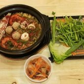 Món ăn Hàn Quốc đậm đà cho cả nhà tại Mì cay Kim