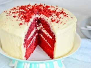 Bánh Red Velvet nướng thơm lừng