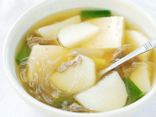 Nấu súp khoai tây thịt bò đơn giản