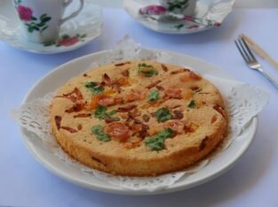 Bánh bông lan trứng muối, lạp xưởng cho cuối tuần