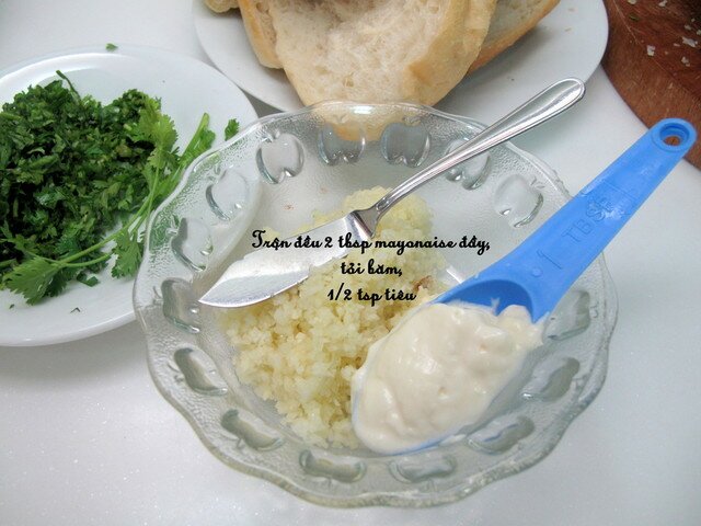 Bánh mì nướng tỏi-mayonaise từ Petitecuisine