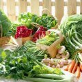 Những rau quả dễ nhiễm thuốc trừ sâu