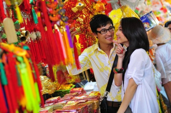 sao_di_cho_Ha_tri_quang_kim_hien_1 Sao đi chợ, Hà Trí Quang, Kim Hiền, Tết