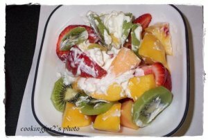 Sắc màu salad trái cây