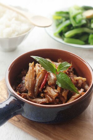 Cá cơm kho tộ
