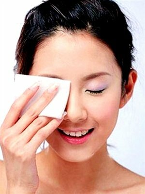 1 cách nhanh nhất để bạn tẩy trang...