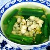 Canh hến nấu với ngó mùng