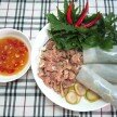 Nem chua nướng cuốn bánh tráng