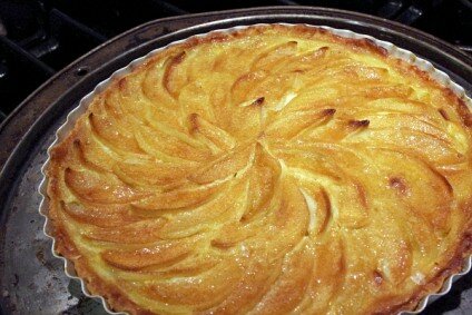 banh-apple-custard-tart