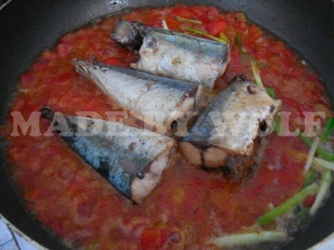 Cá nục kho cà 5