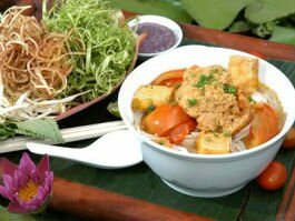 Bún riêu sườn