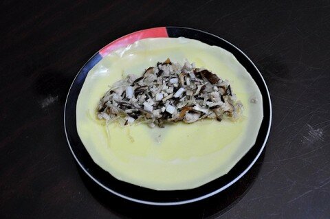 banh-goi-nong-gion-1