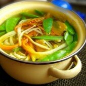 Canh bí đỏ nấu nấm