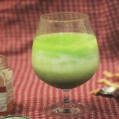 Latte trà xanh đá (Iced matcha latte) mát lạnh