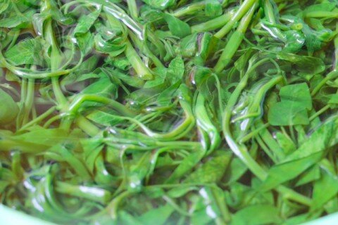 Rau muống xào nấm 3