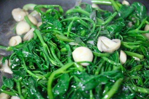 Rau muống xào nấm 6