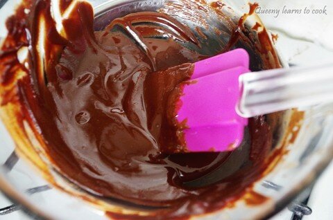 banh-crepe-kem-dau-sot-chocolate-5