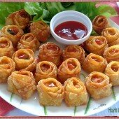 Hoành thánh hoa hồng chiên giòn