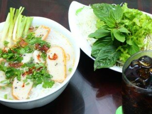 Bánh canh chả cá Phan Thiết... ngại gì không thử!