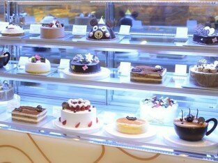 Thưởng thức bánh và cà-phê ngon tại Paris Baguette