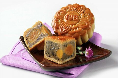 Bánh trung thu mè hạt Chia