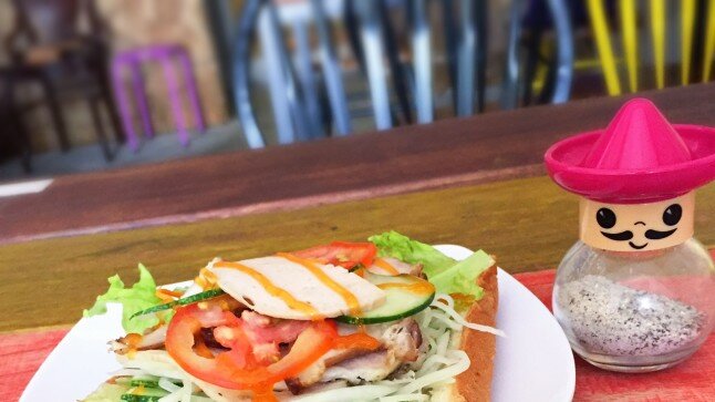 Thưởng thức bánh mì theo phong cách mới tại AA