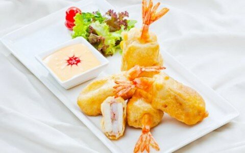 Bánh mì cuộn tôm chiên