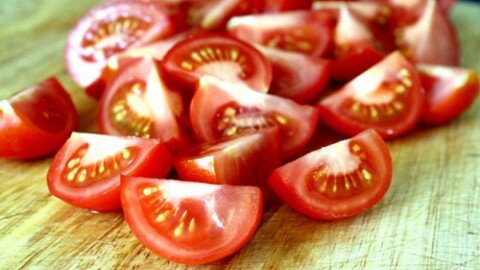 cắt cà chua