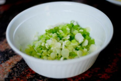 Nui chiên trứng