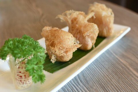 bánh củ cải chiên sốt mù tạt