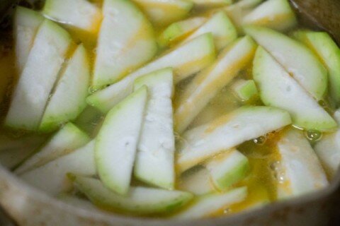Canh bầu nấu tôm 5