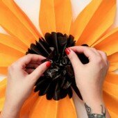 Gấp hoa hướng dương đón năm mới