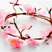 Tự làm hoa đào siêu đẹp, siêu đơn giản đón Xuân