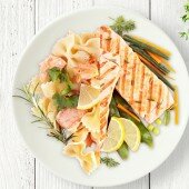 2 món ngon từ cá hồi cho tiệc đầu năm