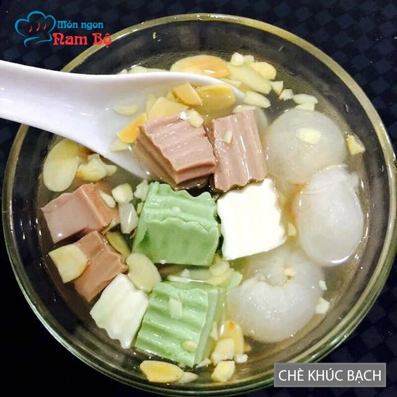 Chè khúc bạch là món ăn vặt rất quen thuộc ở Sài Gòn
