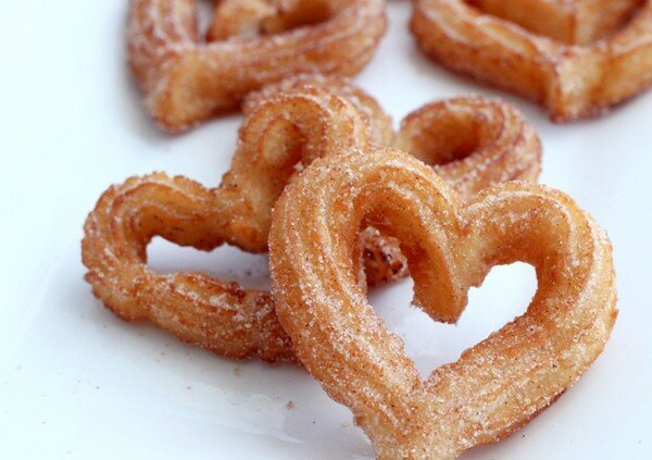 Bánh churros trái tim Tổng hợp các loại bánh ngon, ý nghĩa cho dịp Valentine
