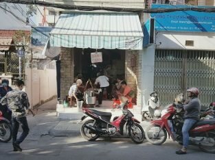 Gánh Bánh canh ngon, bán hết veo chỉ sau 30 phút mở cửa
