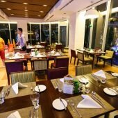 Tiệc tự chọn mừng Giáng sinh và Năm mới tại Novotel Saigon Centre