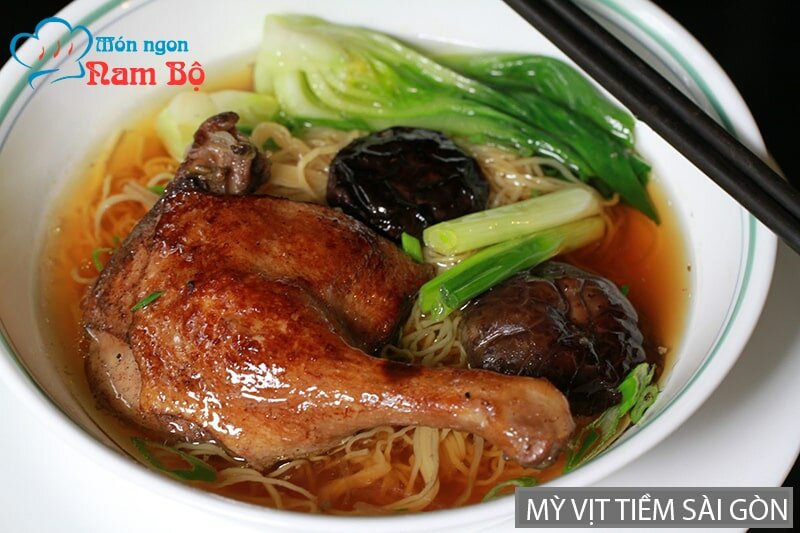 Mỳ vịt tiềm Sài Gòn